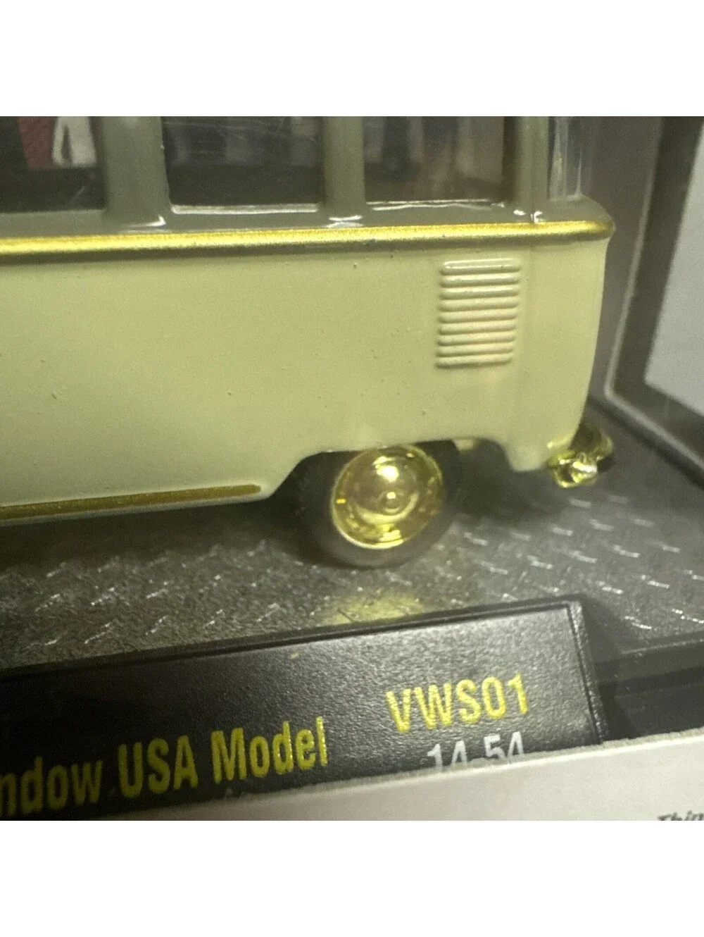 M2 Machines Auto-Thentics 1958 VW Microbus 15 Window USA VWS01 CHASE Limit 1,000